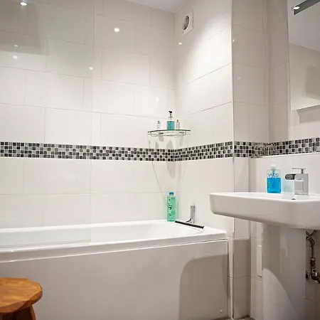 Primrose 1 Bed & Breakfast *